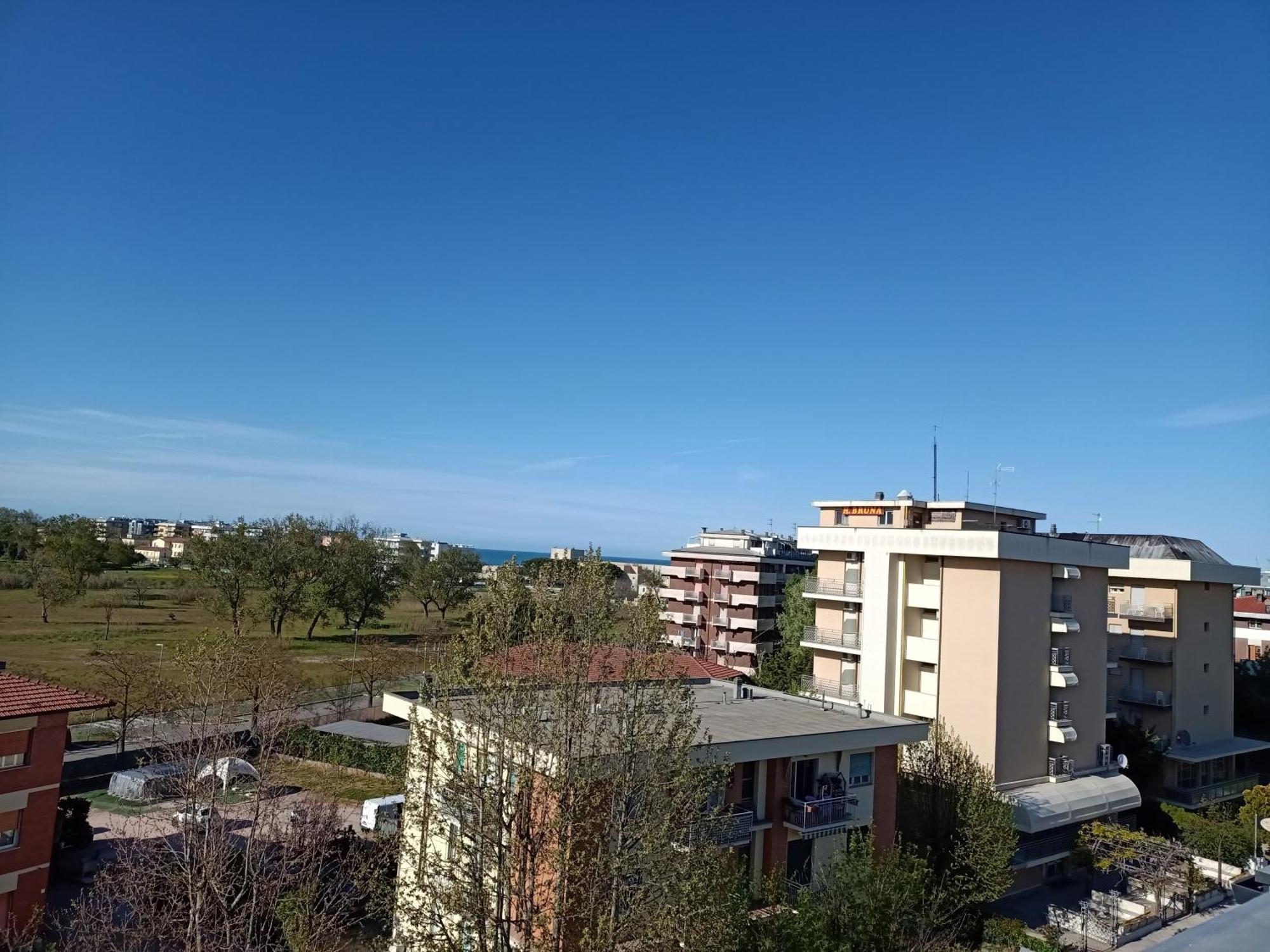 Hotel Sara*** Чезенатико Екстериор снимка