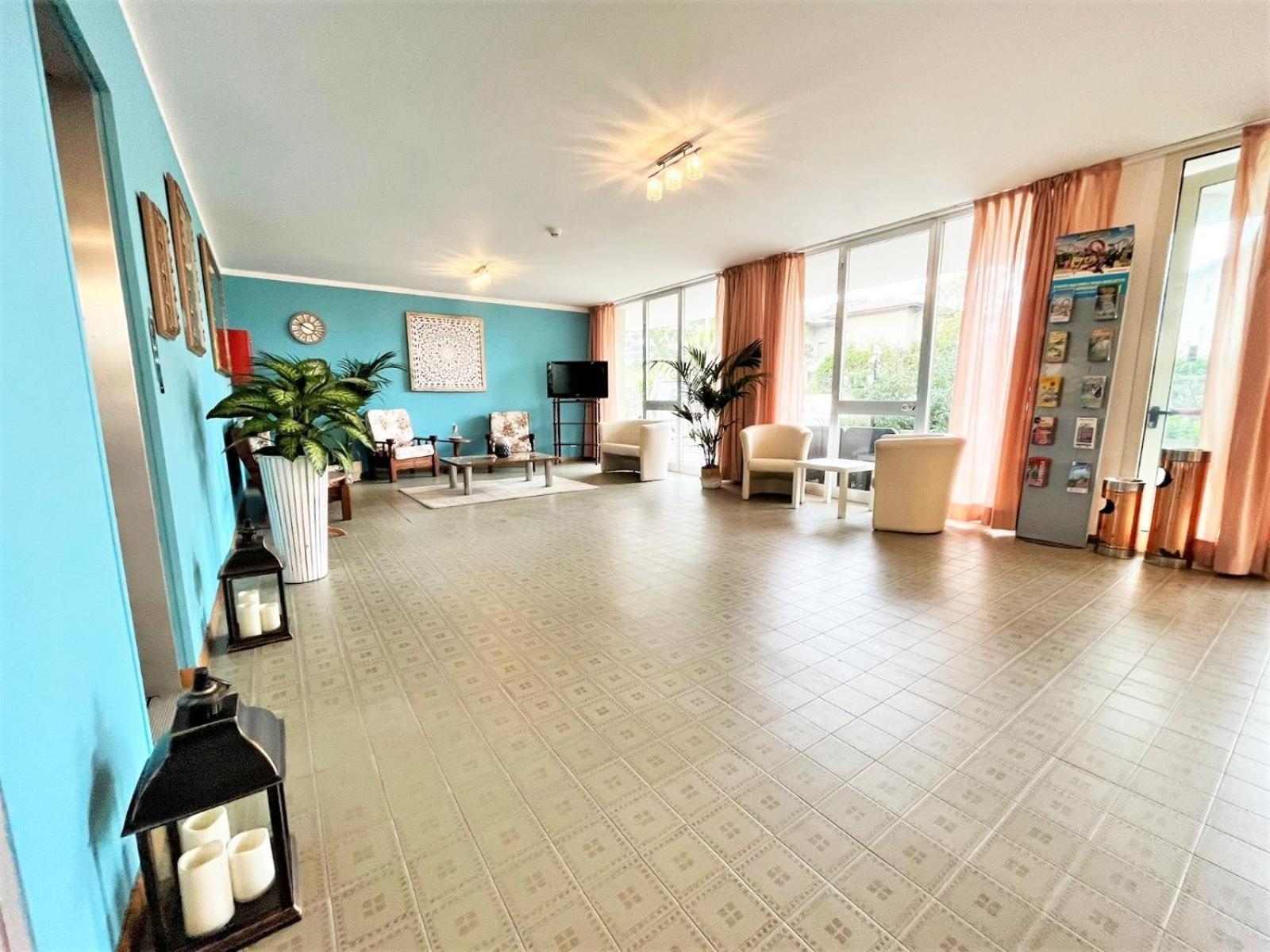 Hotel Sara*** Чезенатико Екстериор снимка